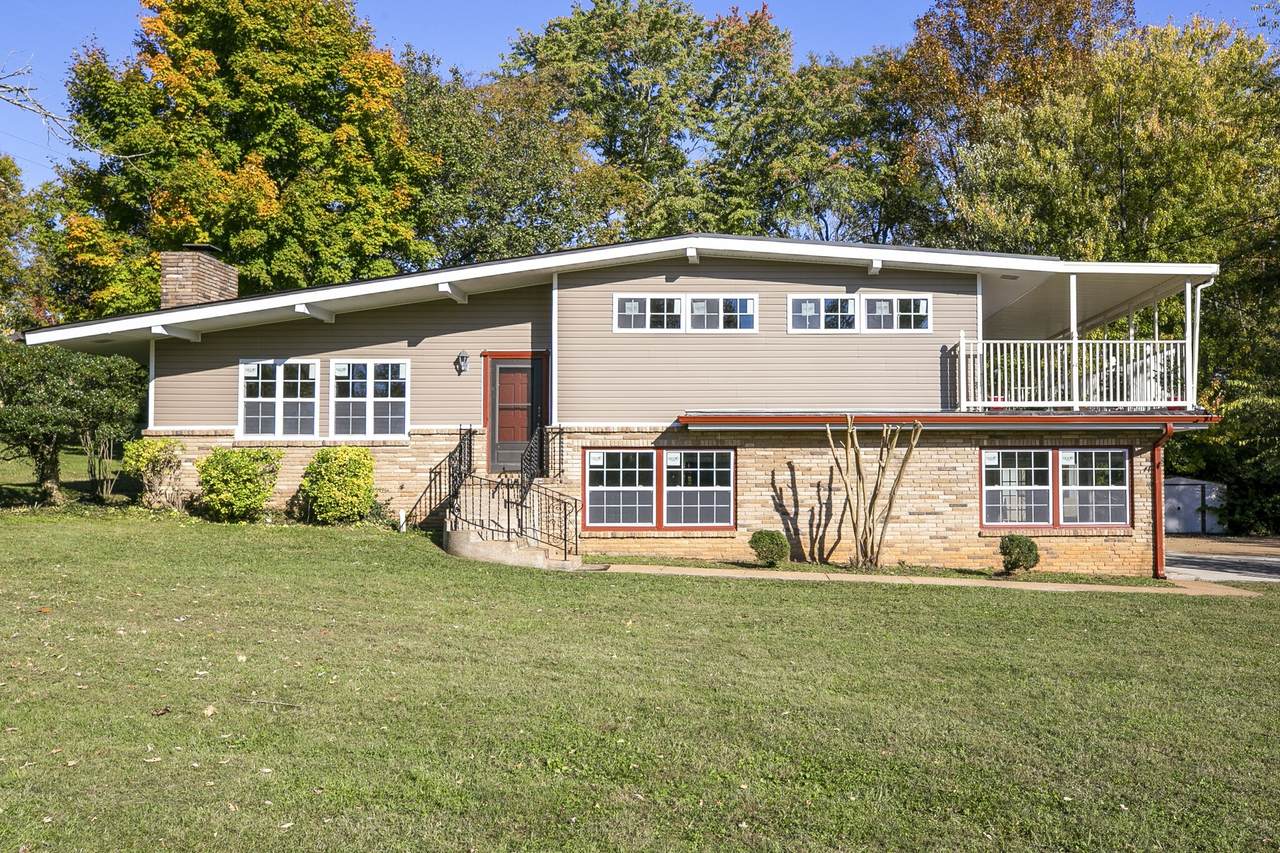 1003 Houston Dr - Photo 1