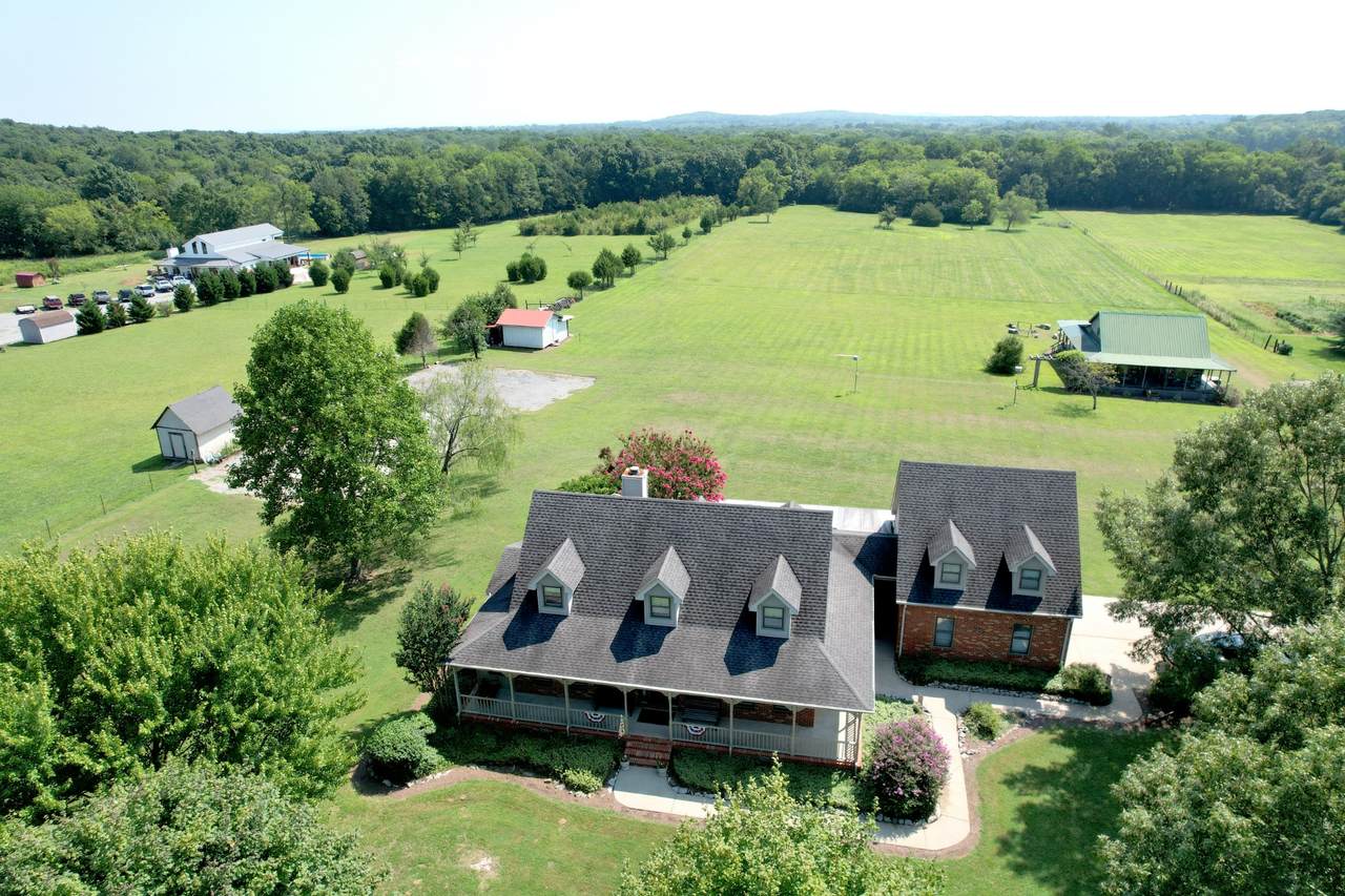 2743 Thompson Rd - Photo 1
