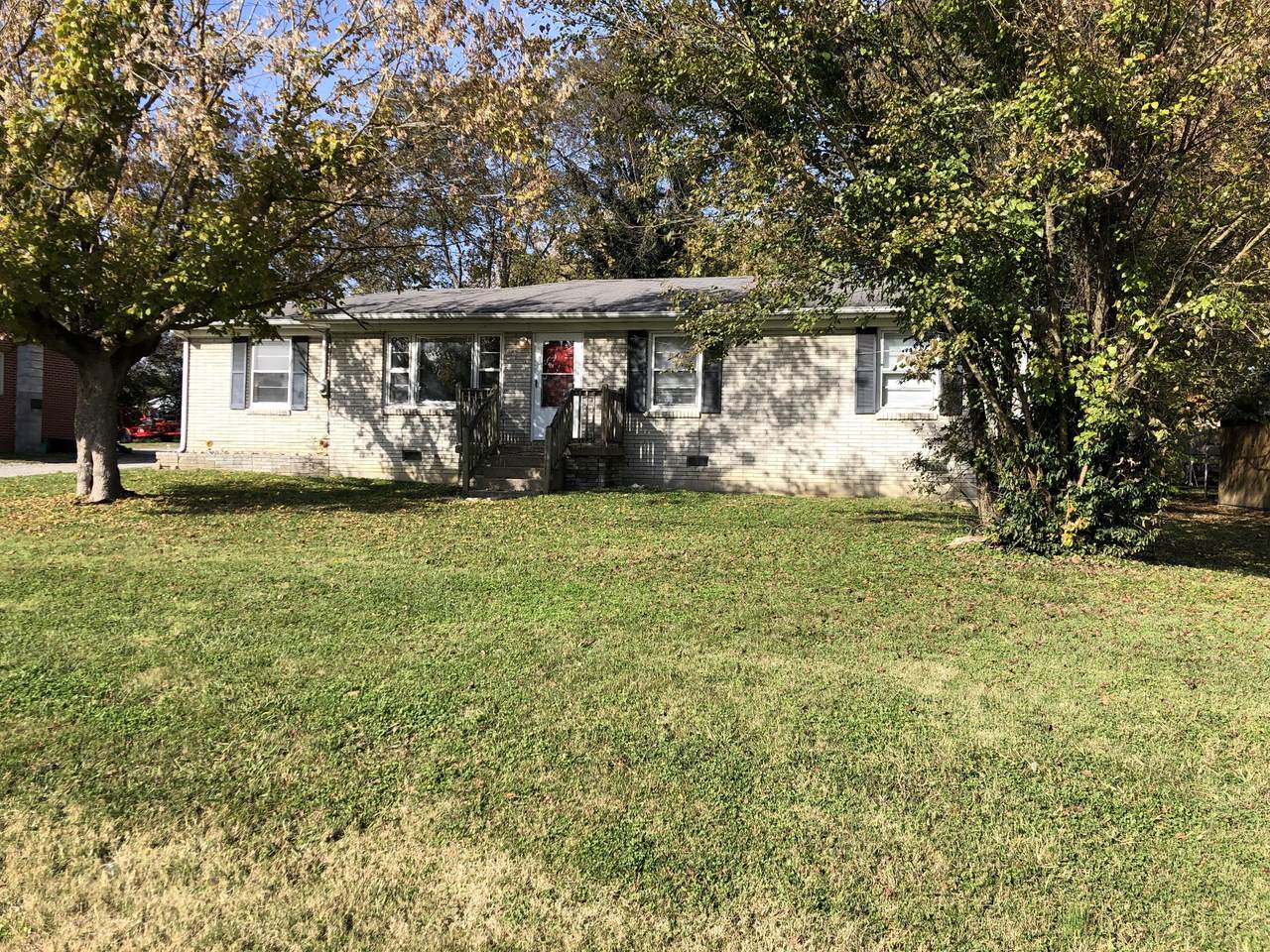 810 Laura St - Photo 1
