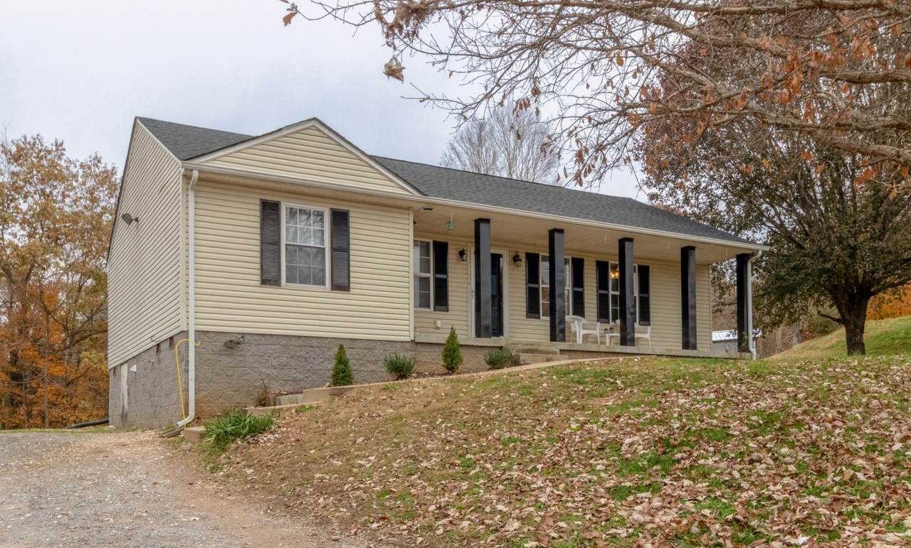 1001 Deerfield Dr - Photo 1
