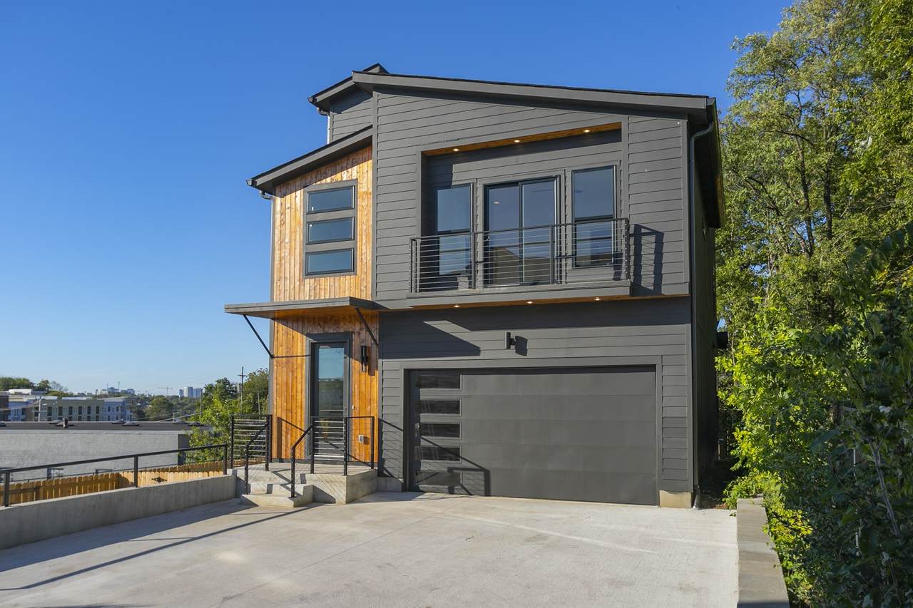 335 Vivelle Ave - Photo 1