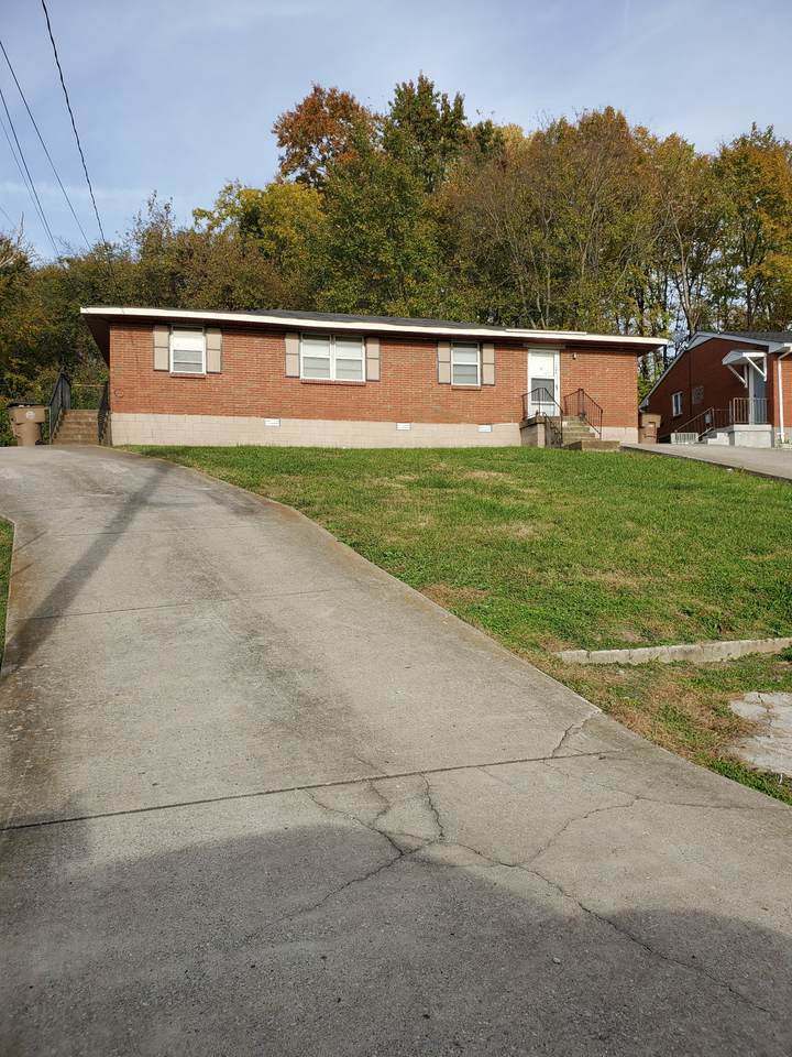 1940 Laurinda Dr - Photo 1