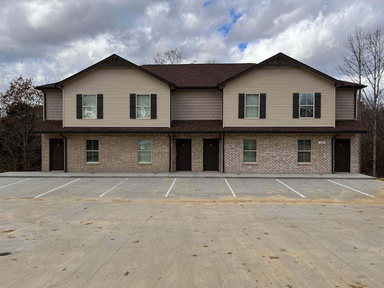 107 Smithson Ct - Photo 1