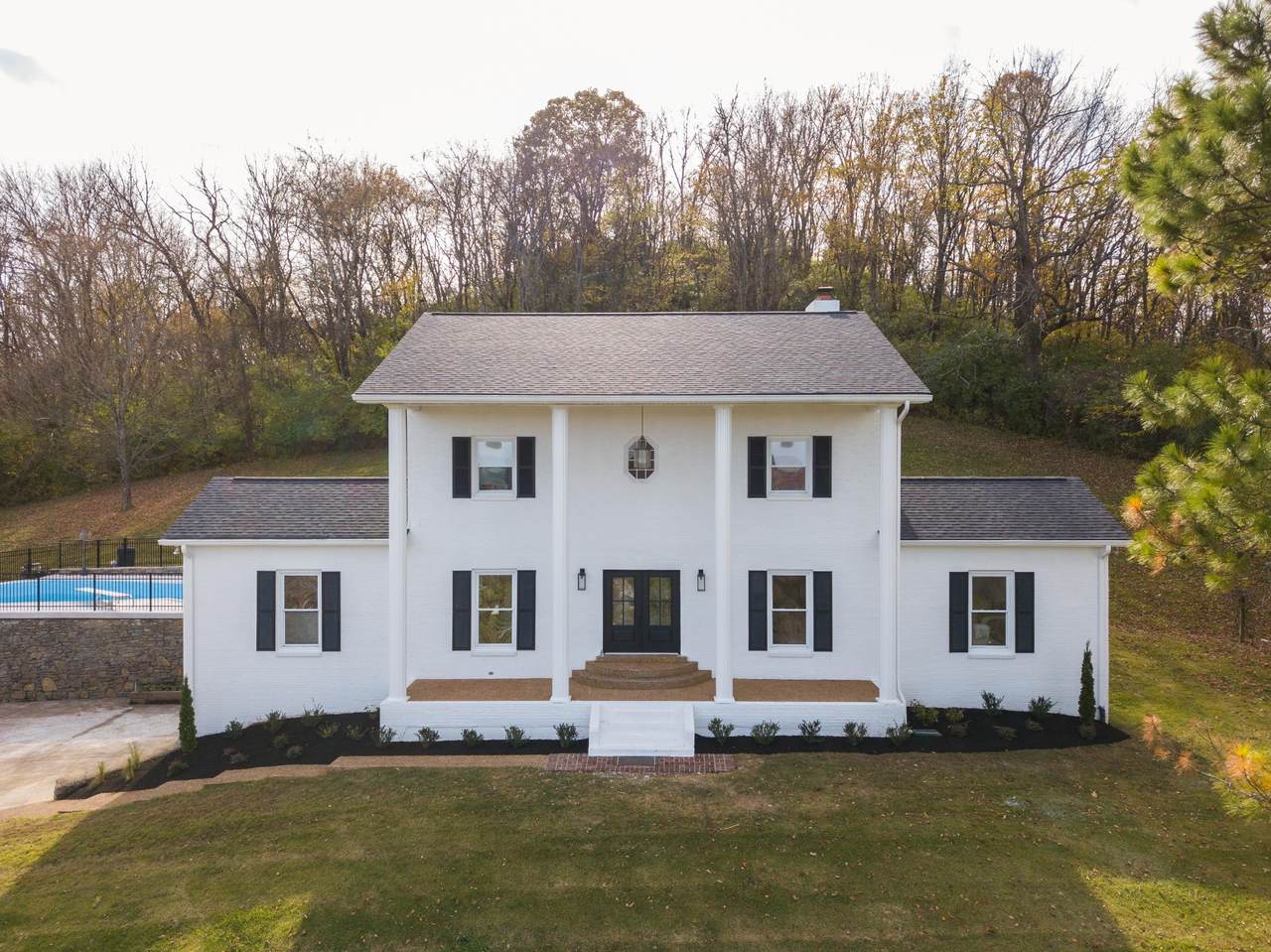 235 Foxboro Dr - Photo 1