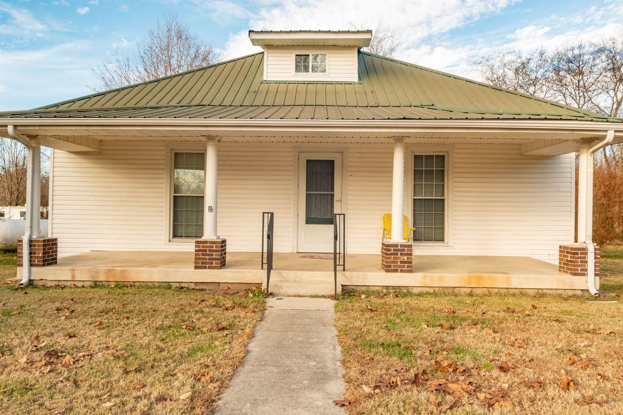 101 Maple St - Photo 1