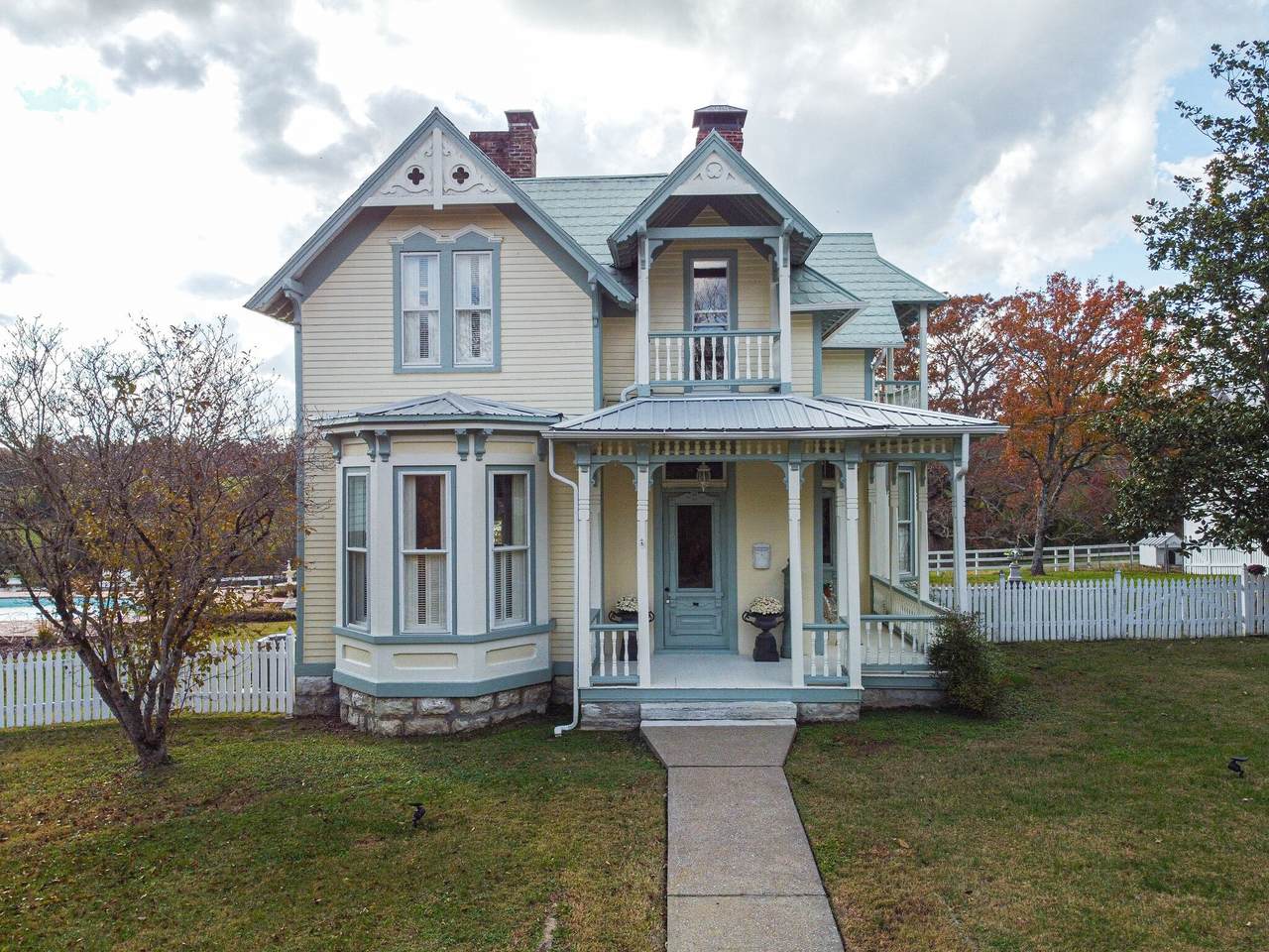 620 Knob Creek Rd - Photo 1