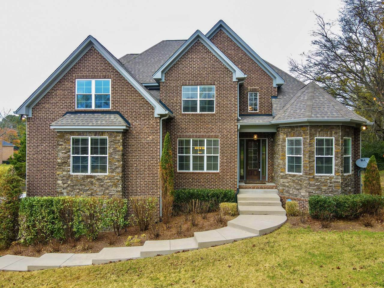 2252 Henpeck Ln - Photo 1