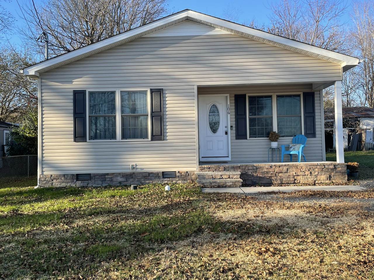 106 S Vine St - Photo 1