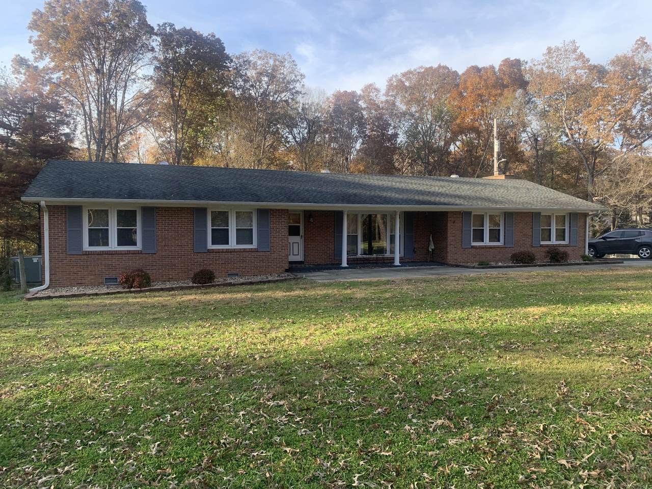907 Asbury Dr - Photo 1
