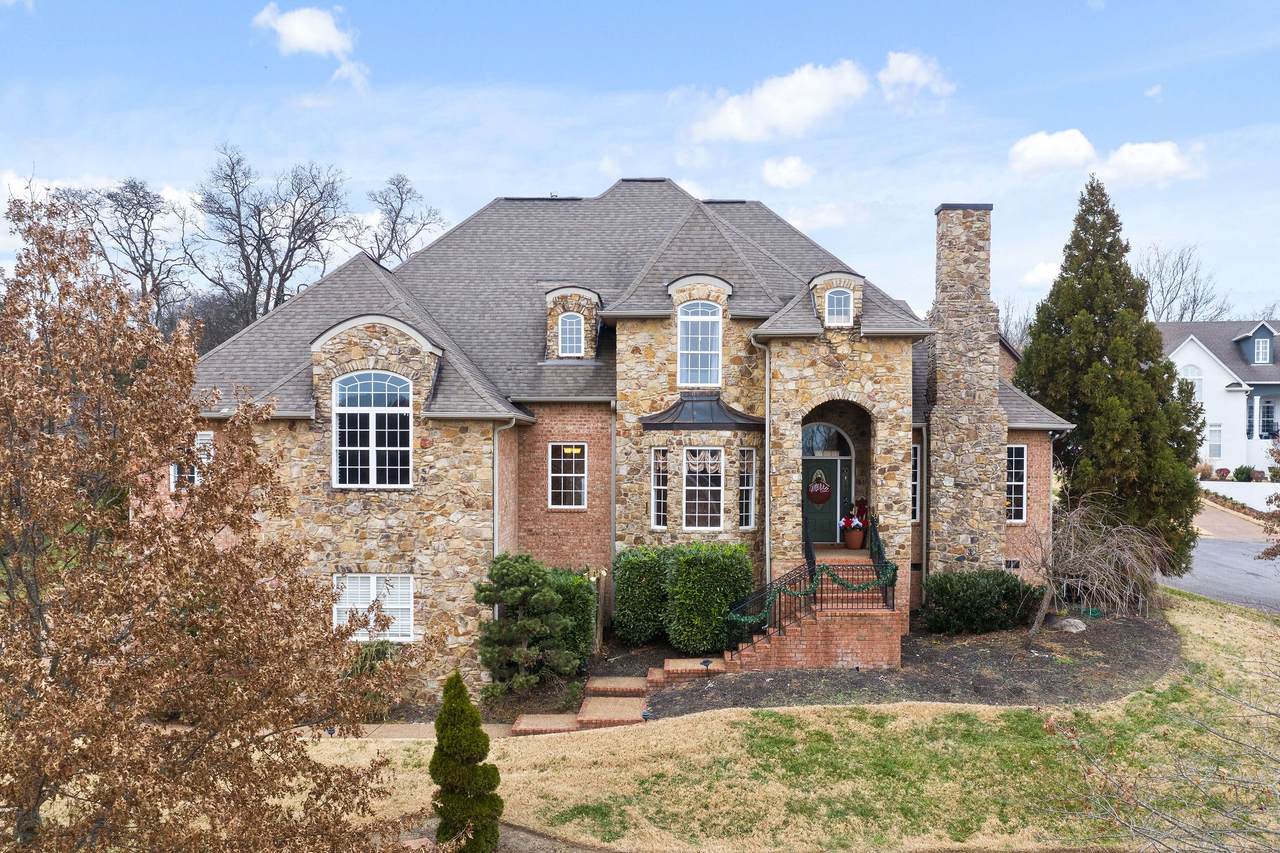 1033 Island Brook Dr - Photo 1