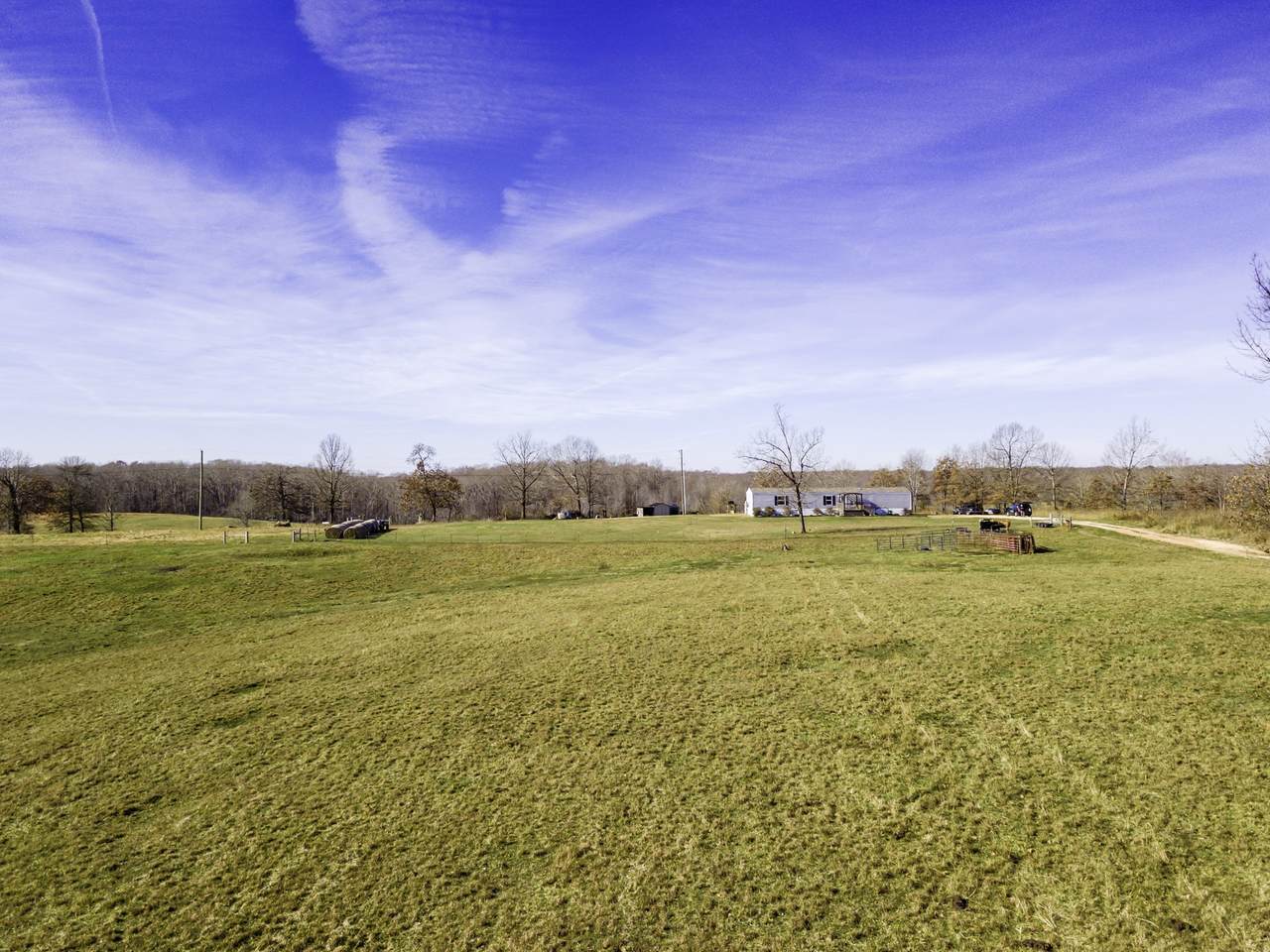 64 Oakwood Ave - Photo 1