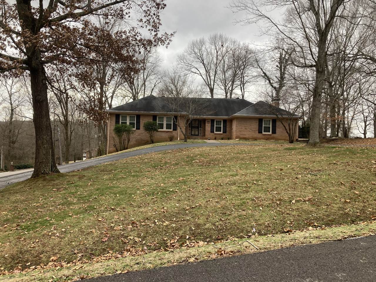 606 Waterloo Dr - Photo 1