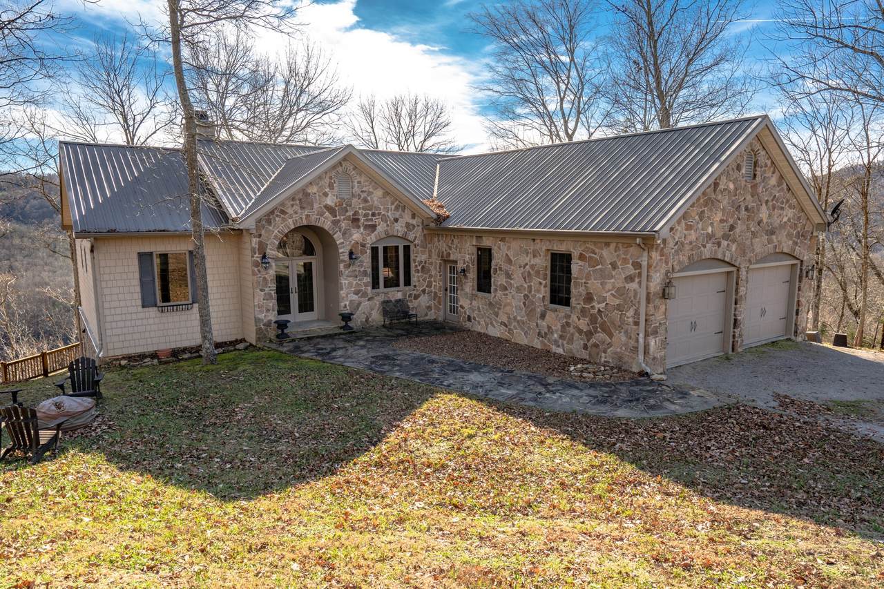 1055 Cornerstone Pkwy - Photo 1