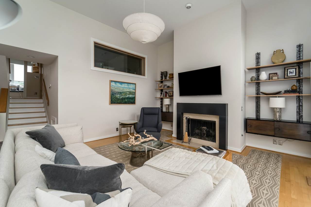 104 Hampton Pl - Photo 1