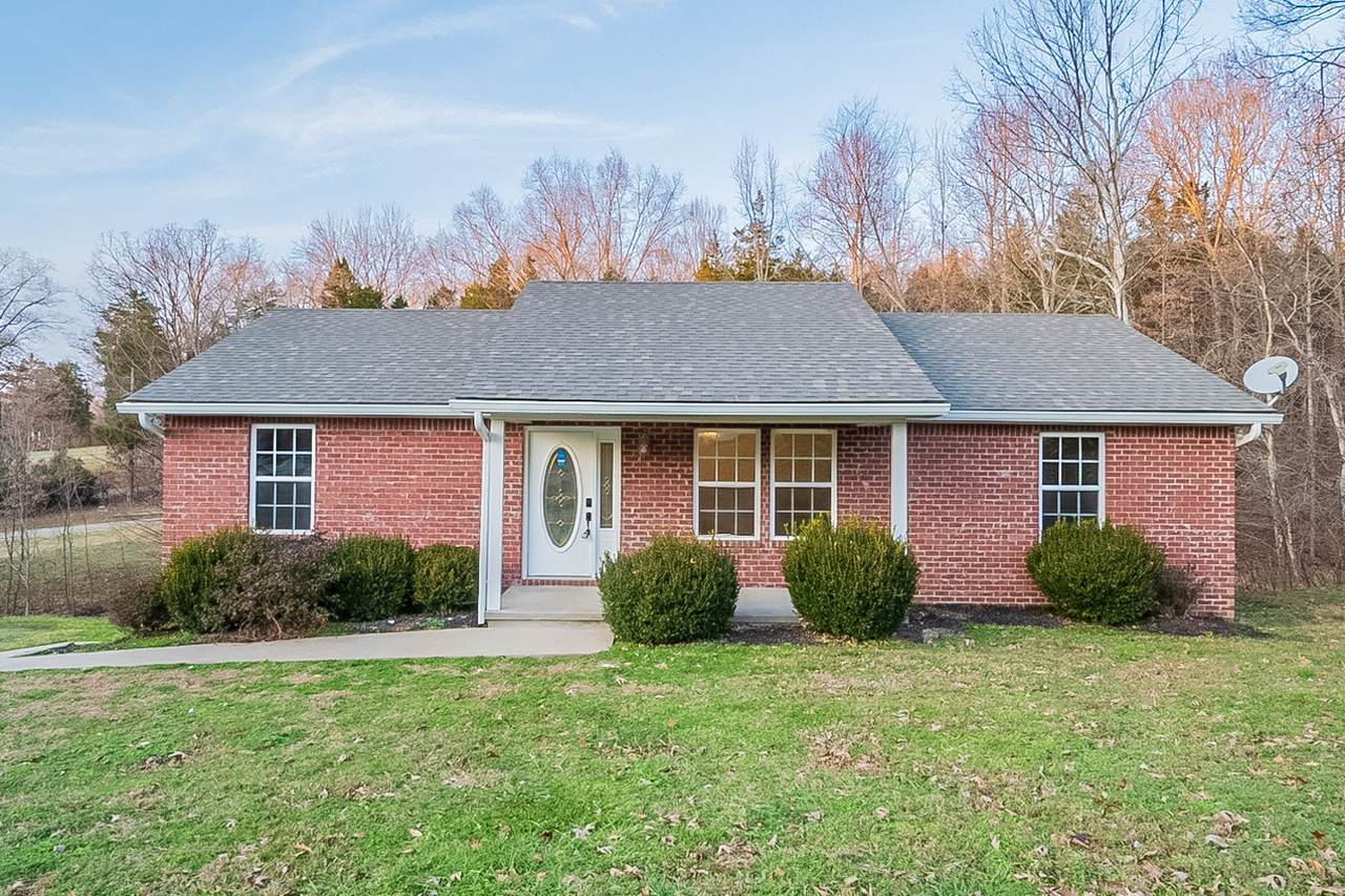 1027 Chris Dr - Photo 1