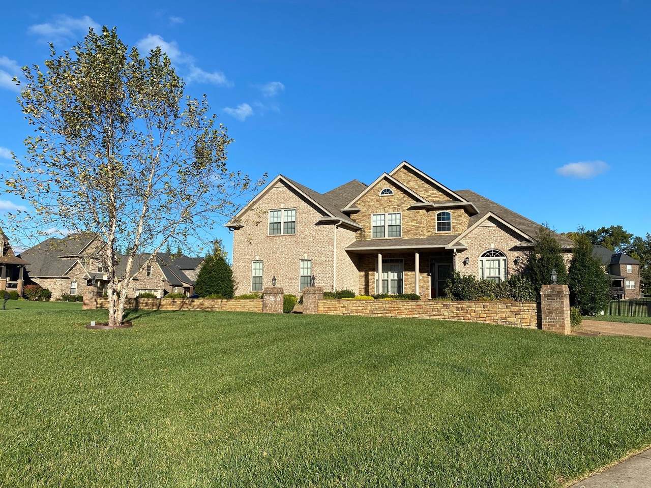 128 Roanoke Station Cir - Photo 1