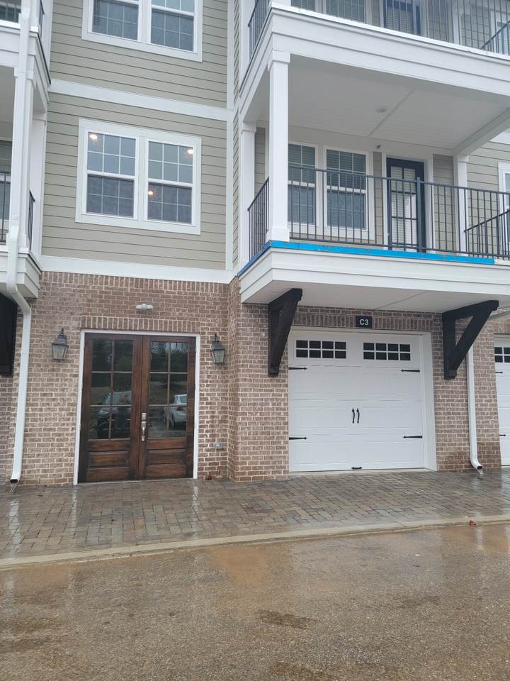 900 Vintage Green Ln - Photo 1