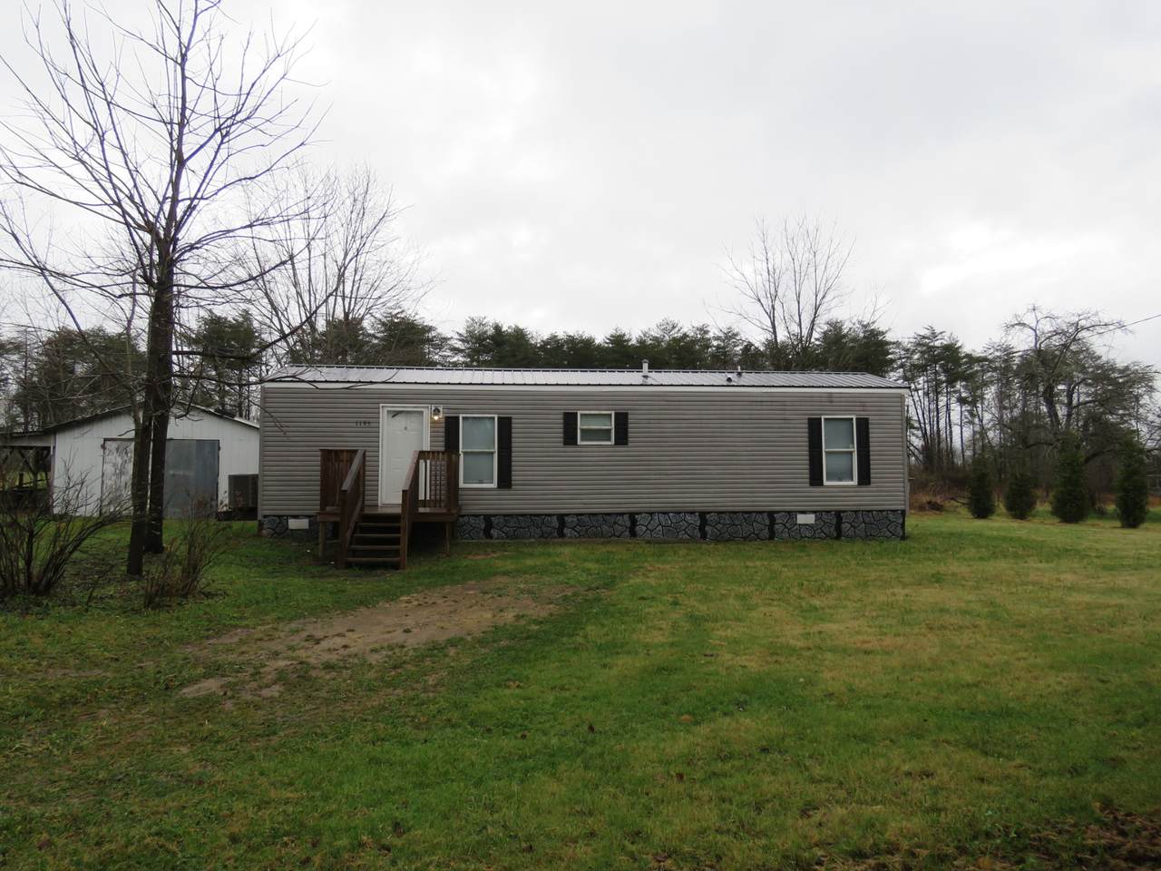 1195 Ashburn Rd - Photo 1