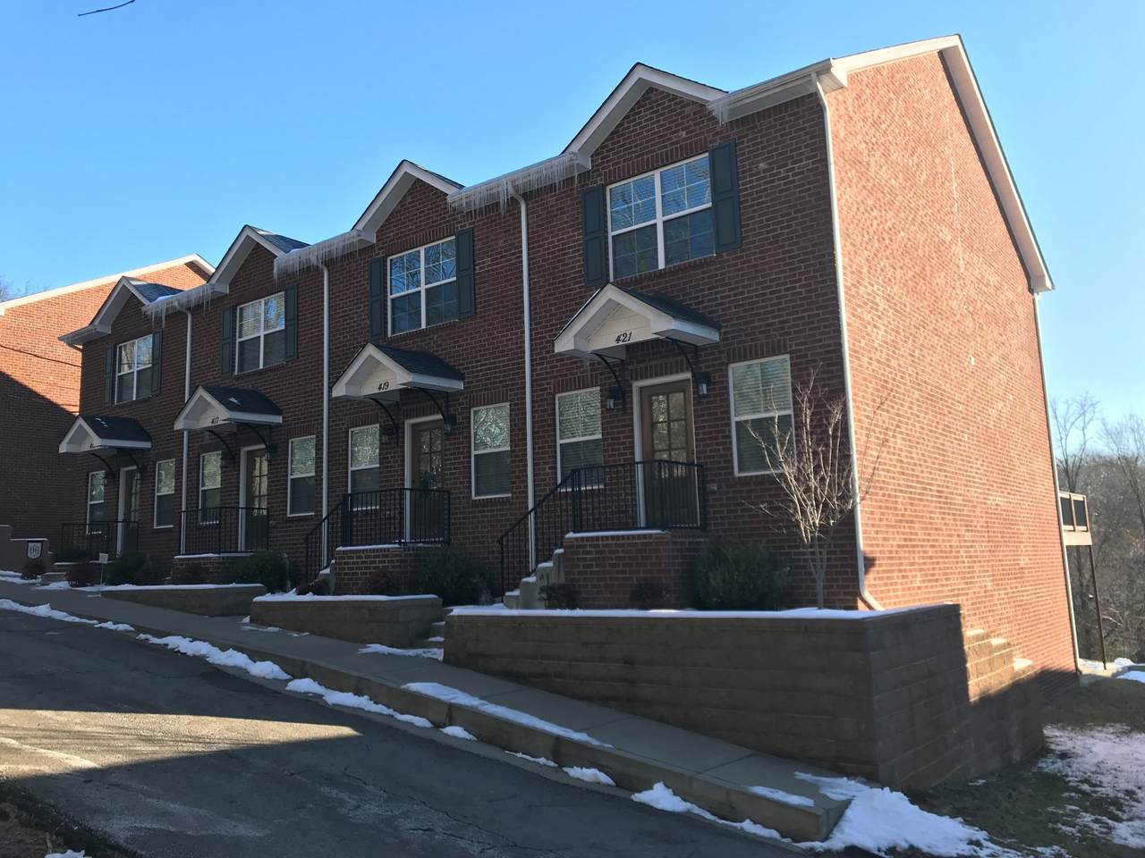 421 Kline Aly - Photo 1