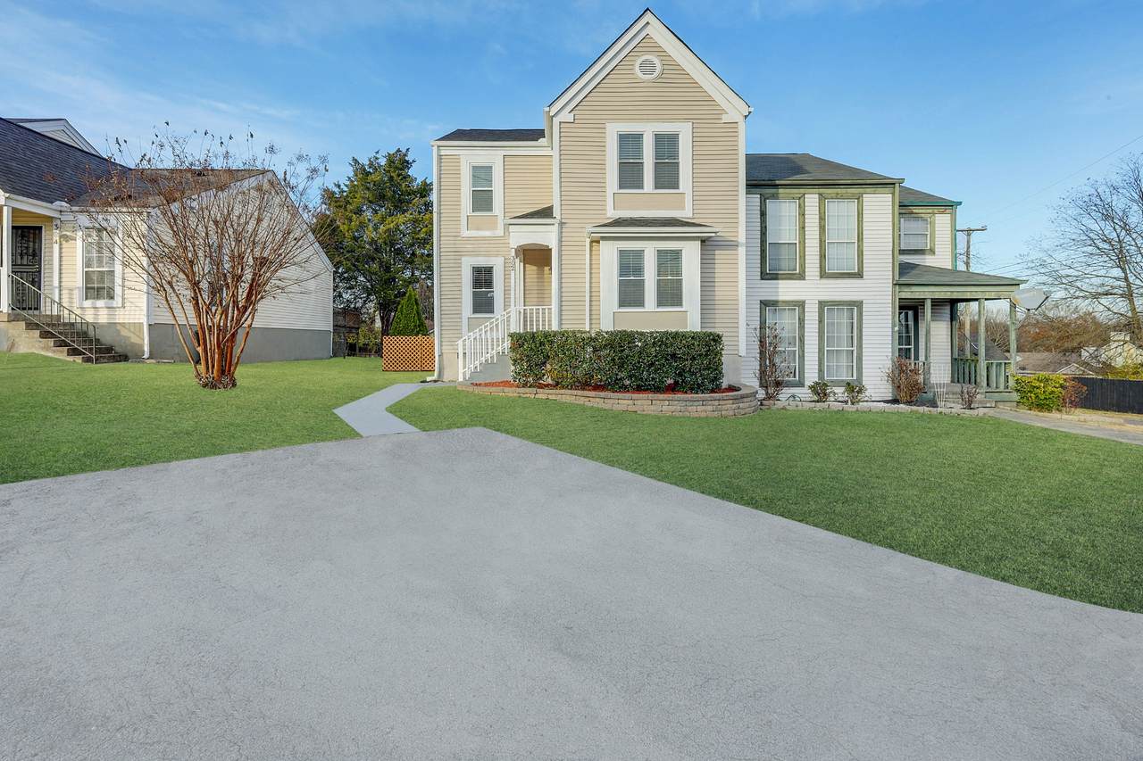 302 Nesbitt Ln - Photo 1