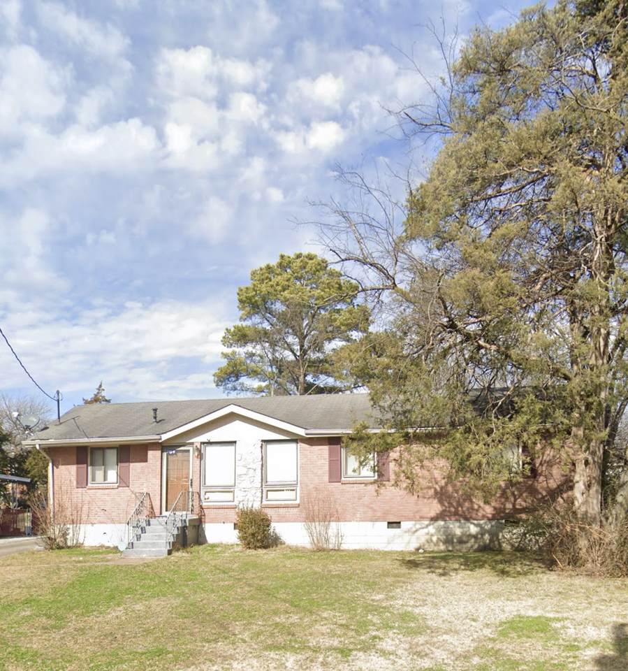 228 Eisenhower Dr - Photo 1