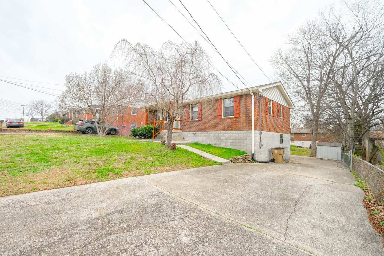 553 Singer Dr - Photo 1