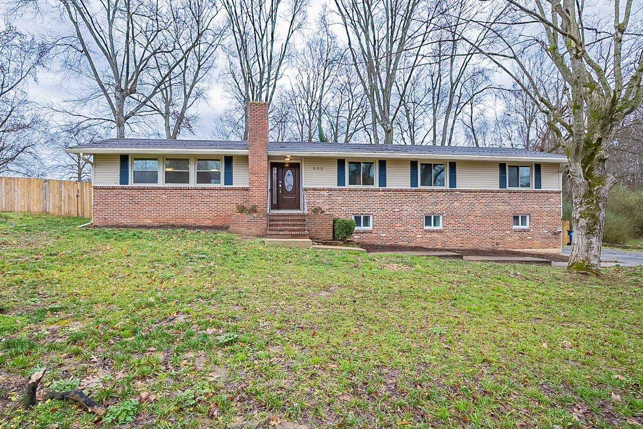 908 Azalea Dr - Photo 1