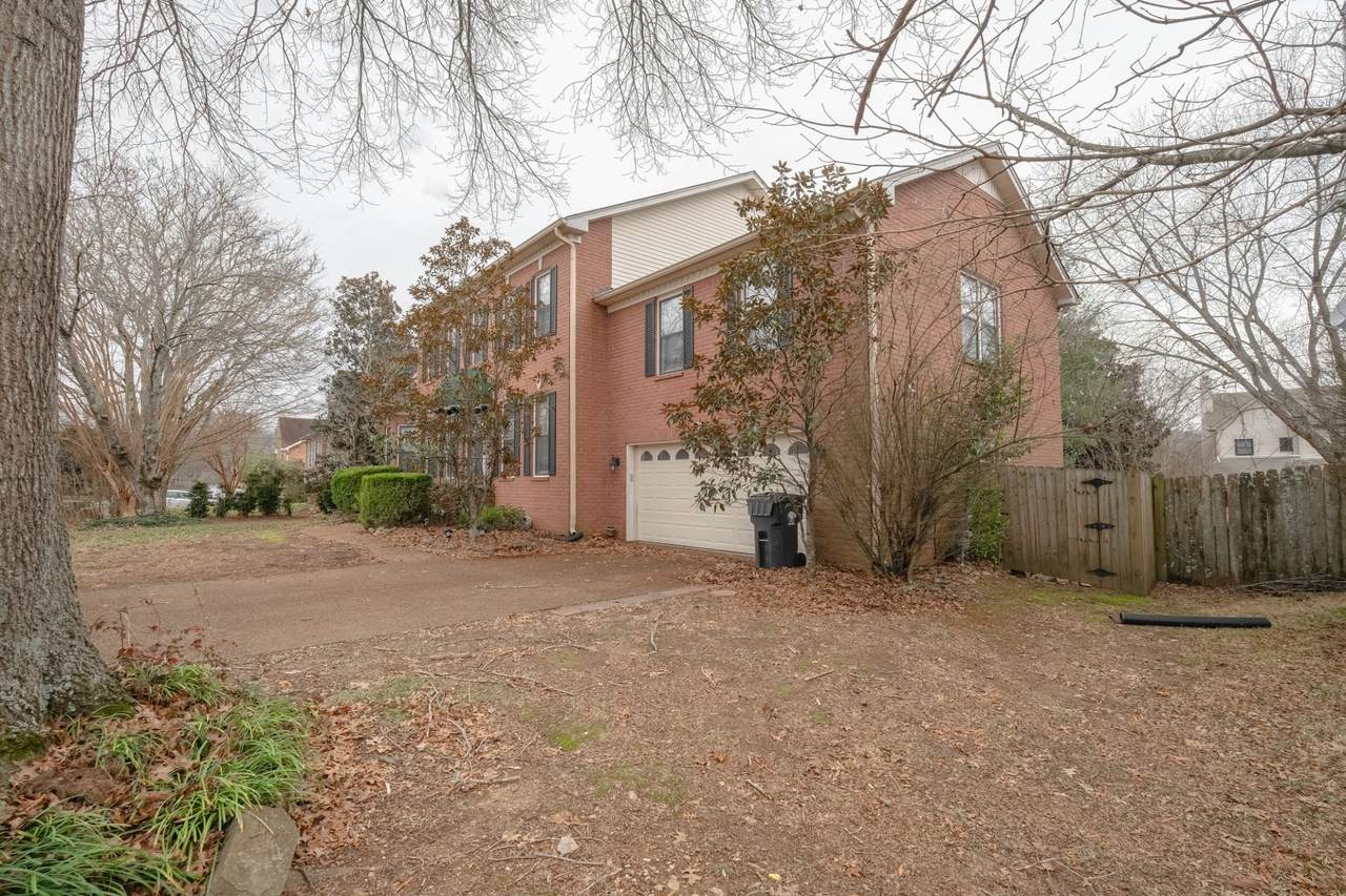 8021 Claytie Cir - Photo 1