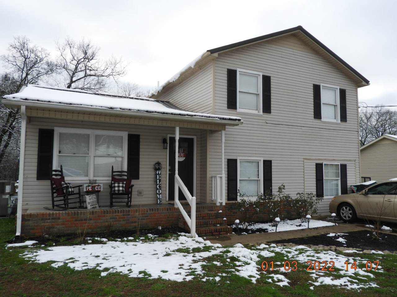 1427 Meadowbrook Dr - Photo 1