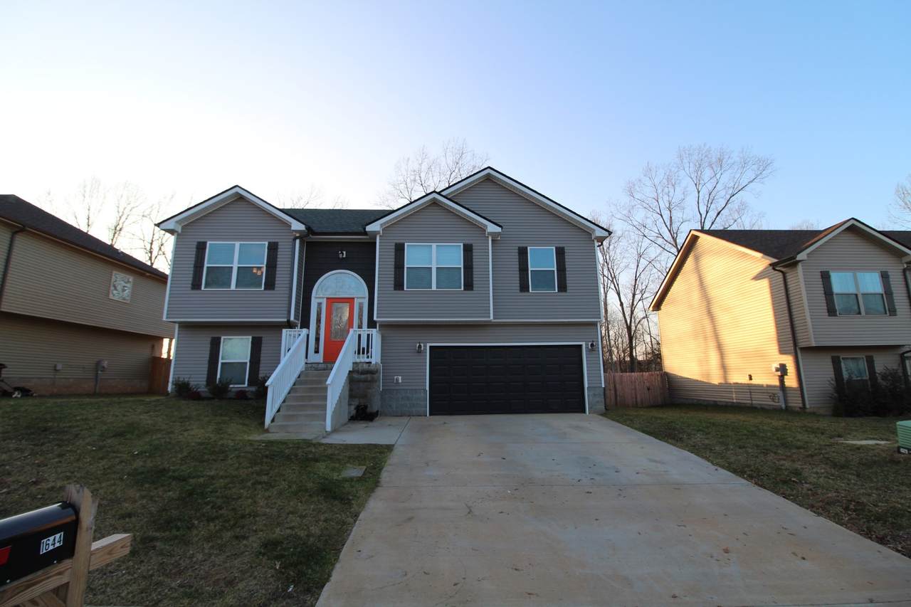 1644 Parkside Dr - Photo 1