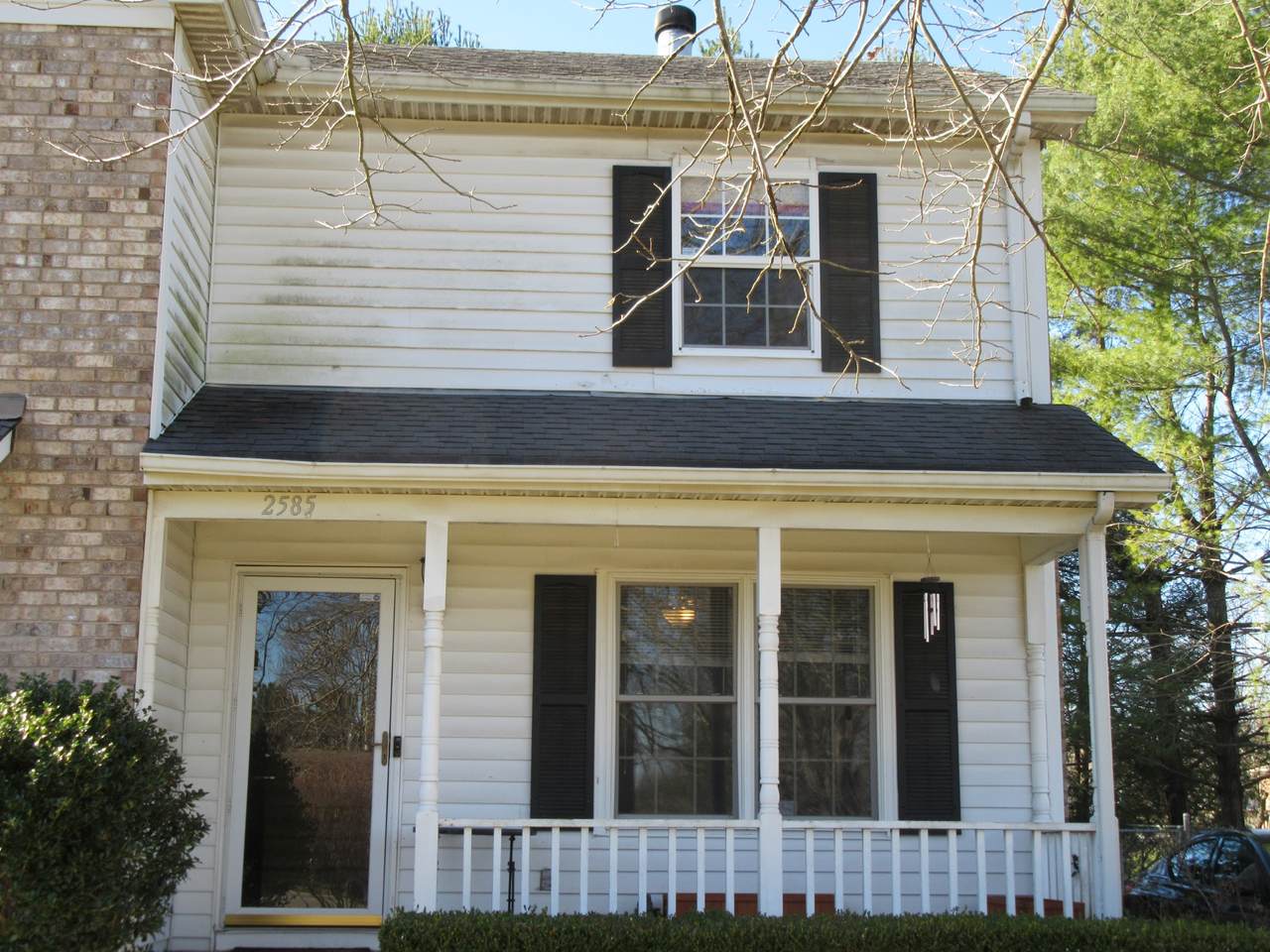 2585 Concord Ct - Photo 1