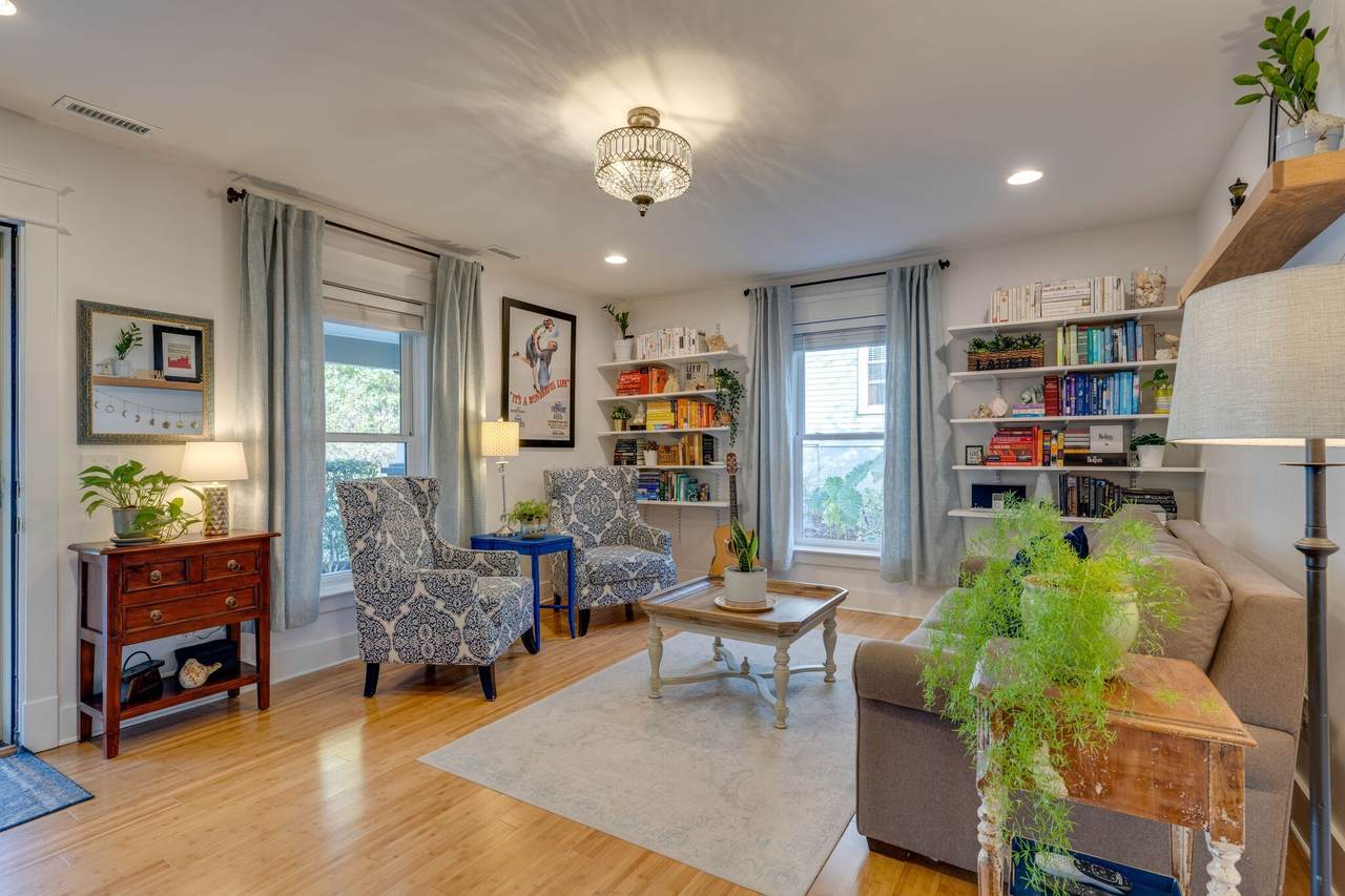 1804 Eastside Ave - Photo 1