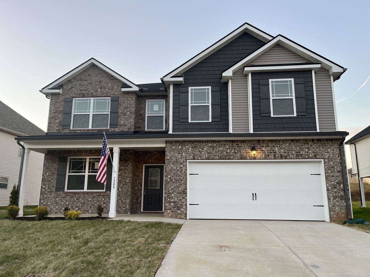 1209 Black Oak Cir - Photo 1
