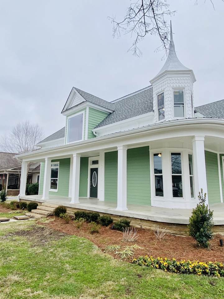 301 W Main St - Photo 1