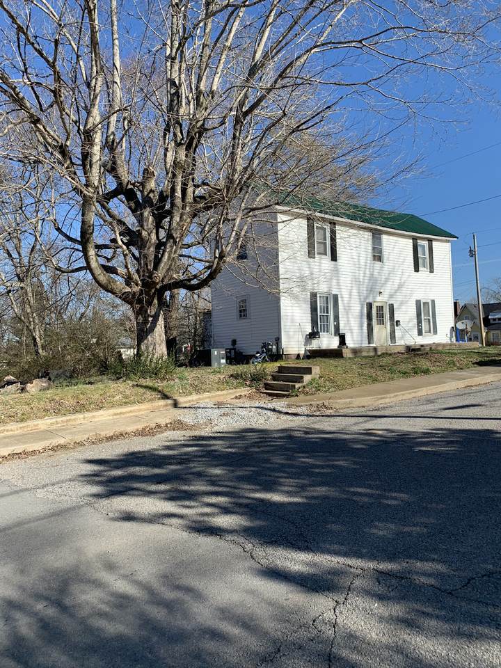 212 Sylvis St - Photo 1