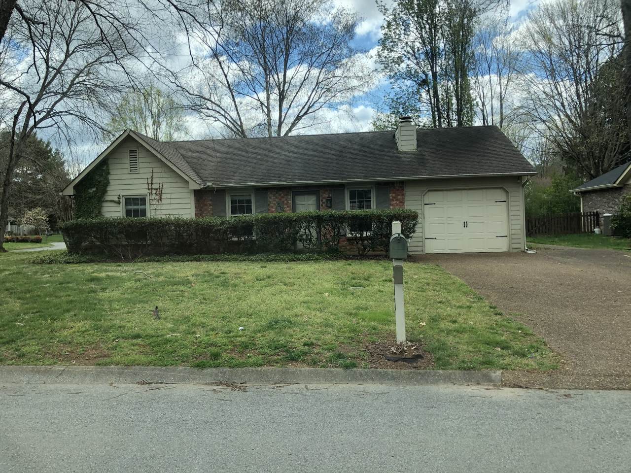 513 Shadycrest Ln - Photo 1