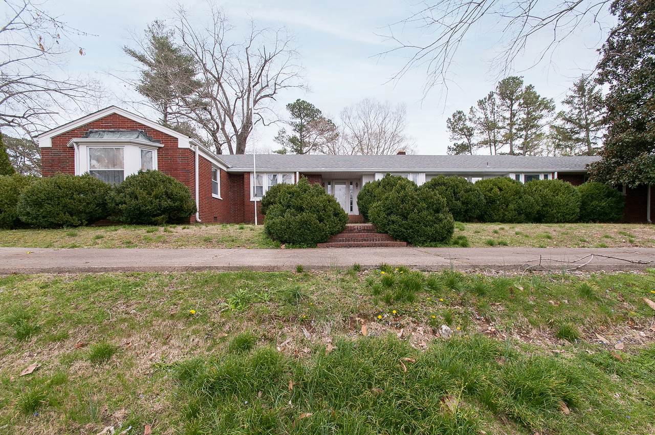 509 Center Ave - Photo 1