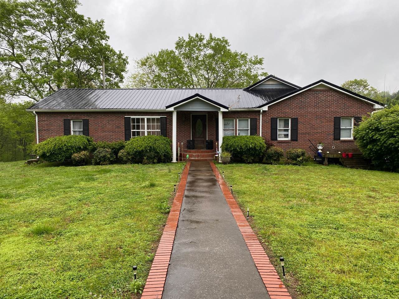 1498 Keesee Road - Photo 1
