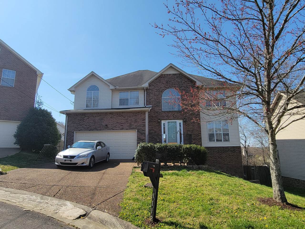 1112 Holt Hills Pl - Photo 1