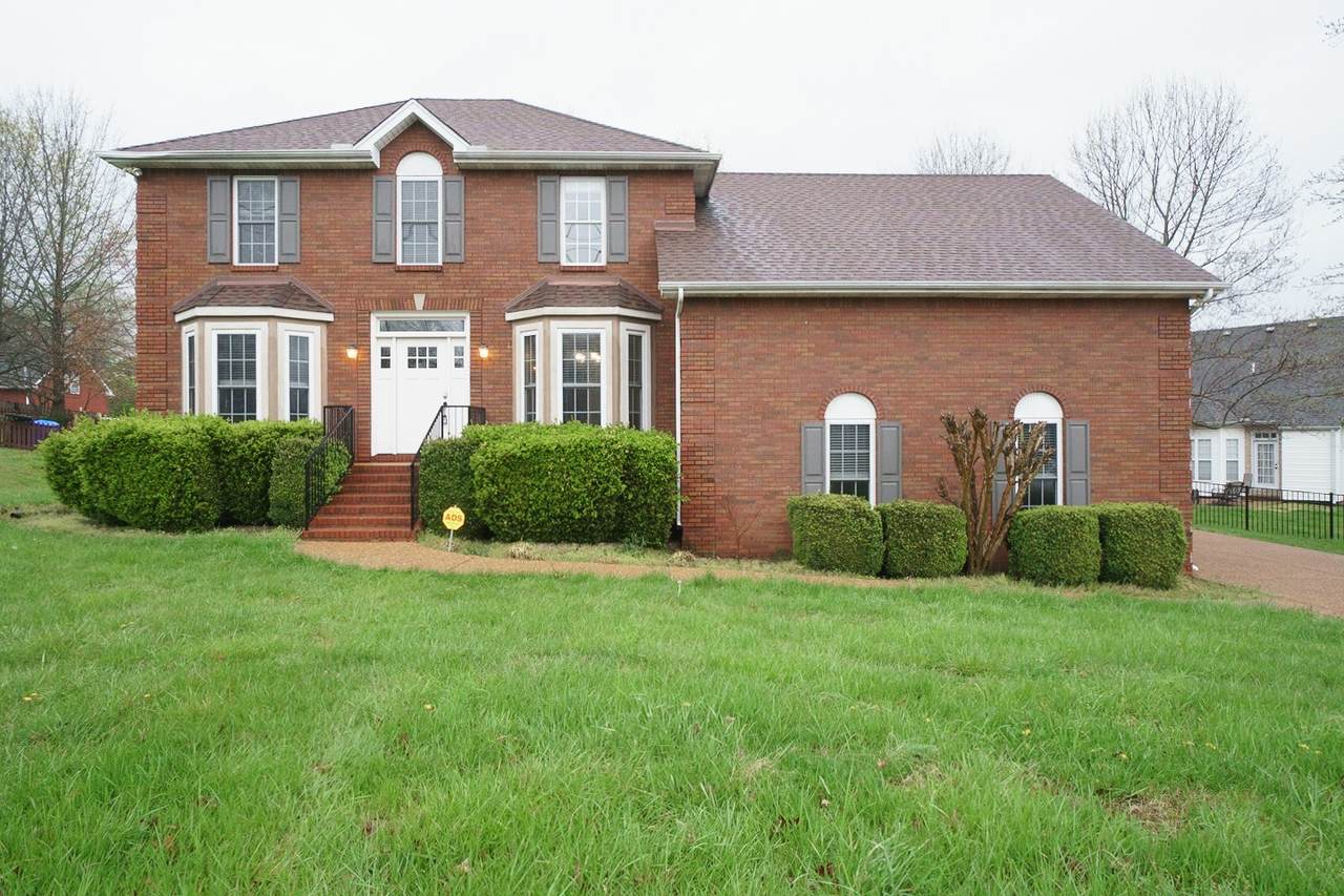 205 Fieldstone Dr - Photo 1