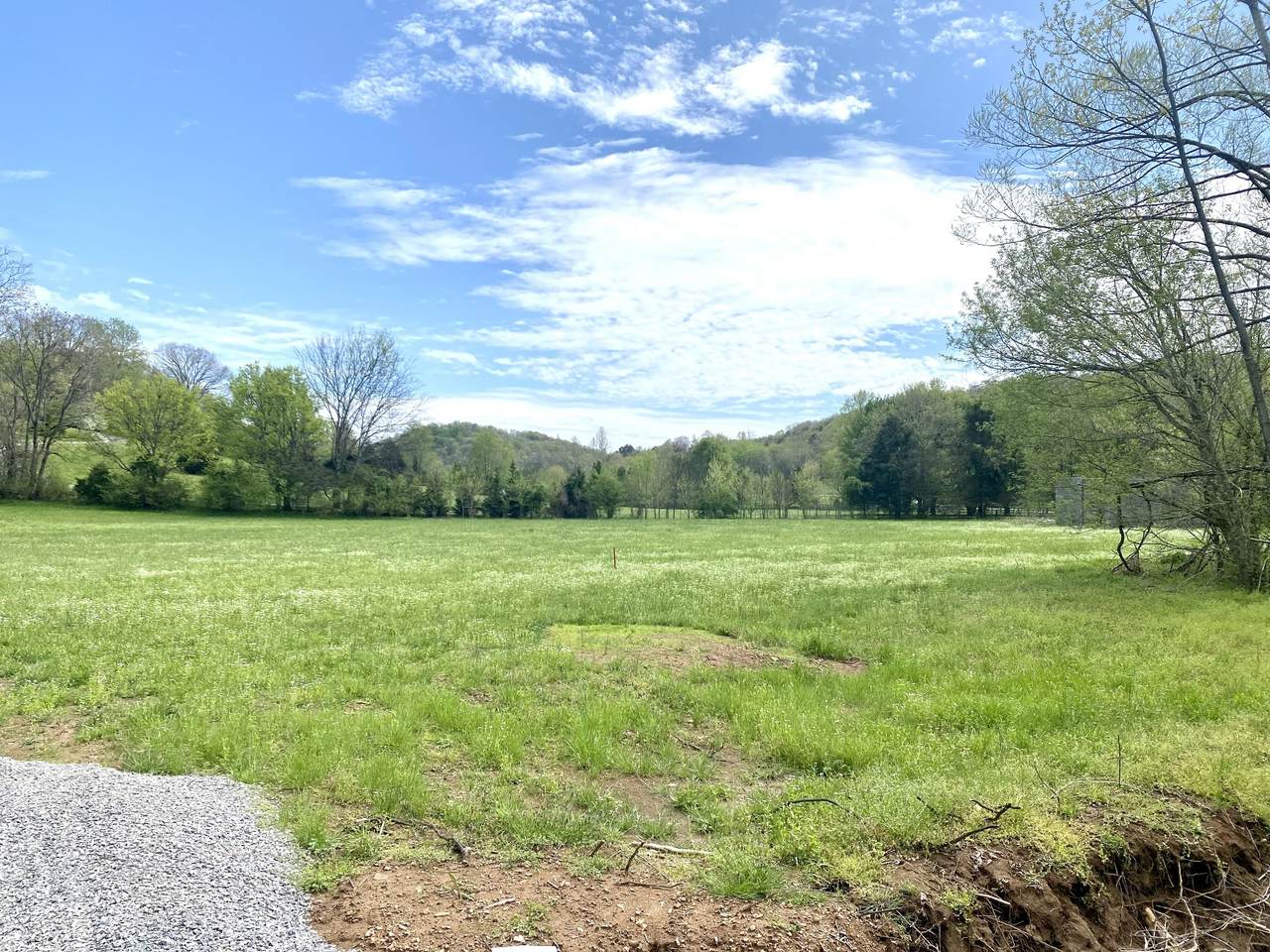 3035 Valley Creek Rd - Photo 1