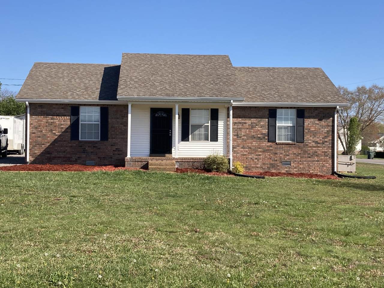312 E Longview Dr - Photo 1