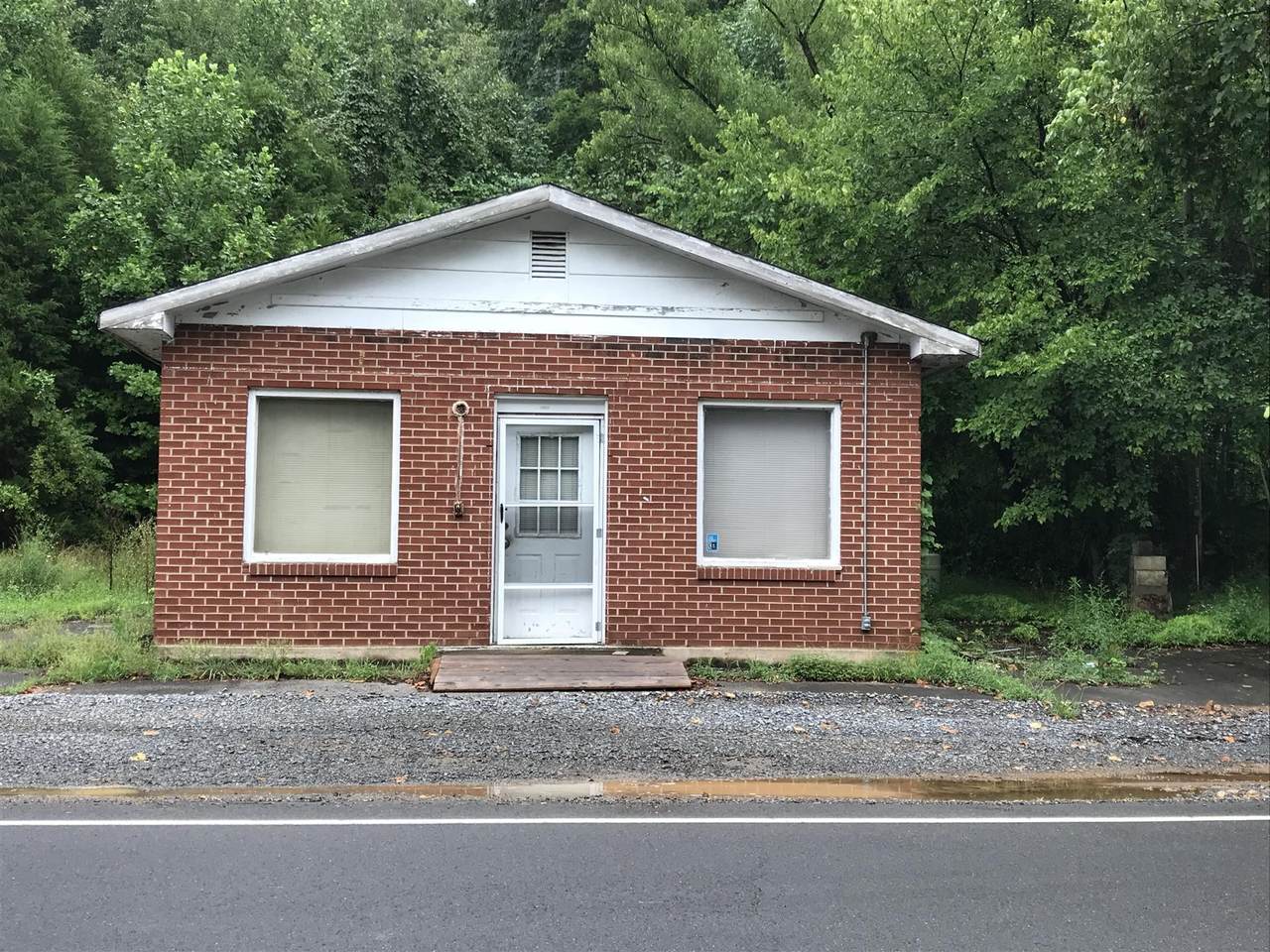 1530 Stayton Rd - Photo 1