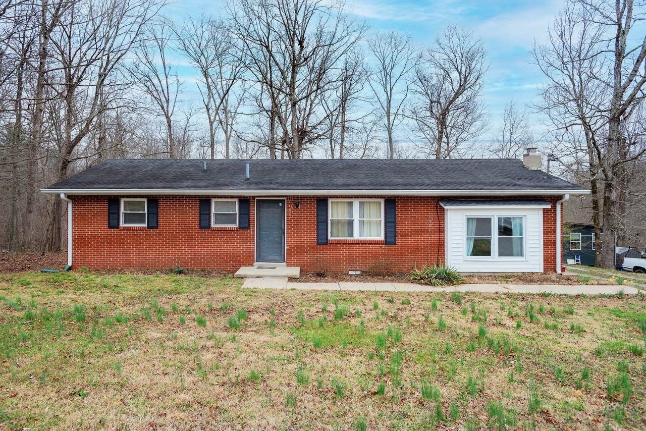 911 Jordan Cir - Photo 1