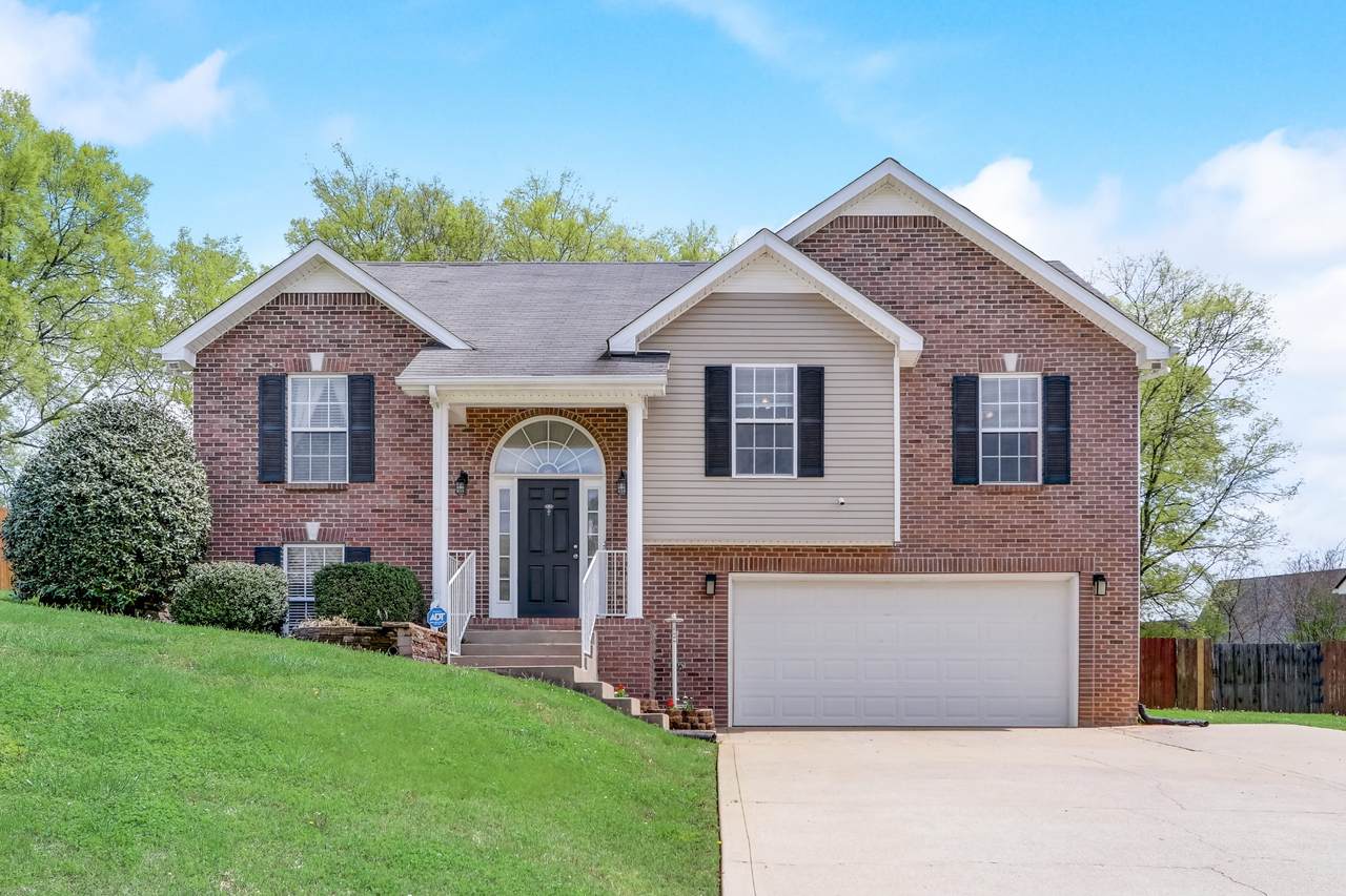 1395 Ambleside Dr - Photo 1