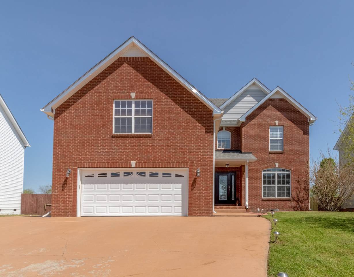 1193 Castlewood Dr - Photo 1