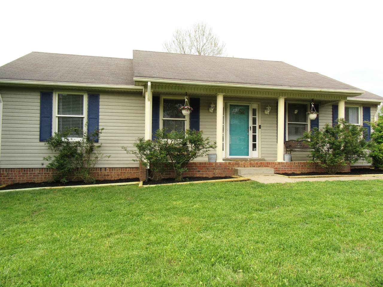302 S Ivy Ct - Photo 1