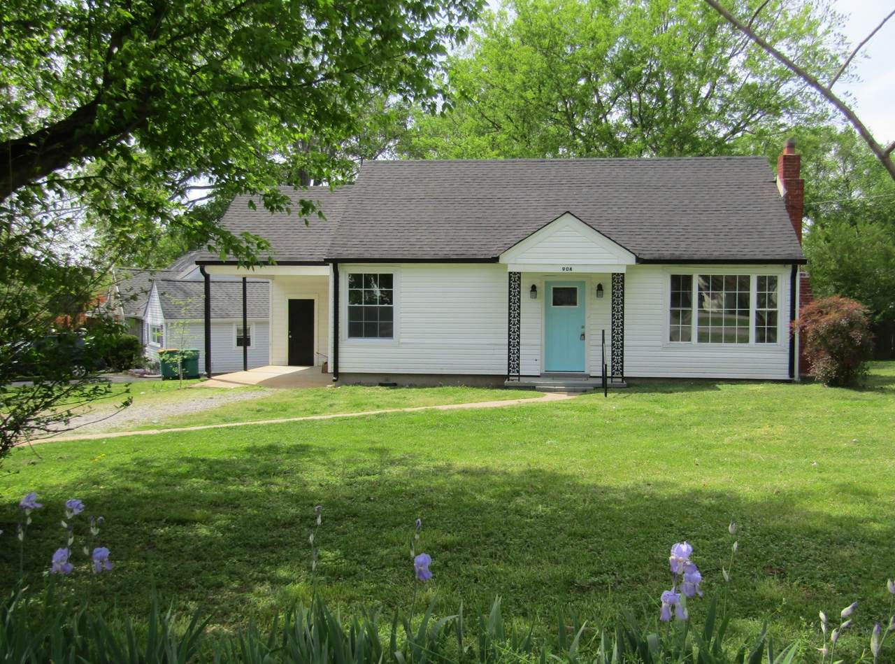 904 Maple St - Photo 1