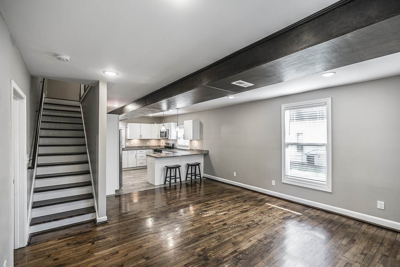 220 S Russell St - Photo 1
