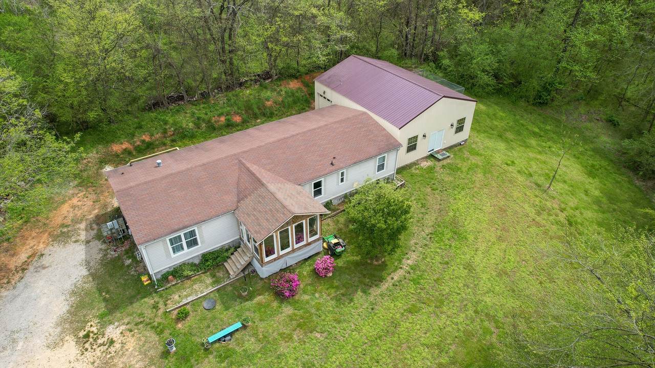 2776 Williamsport Pike - Photo 1